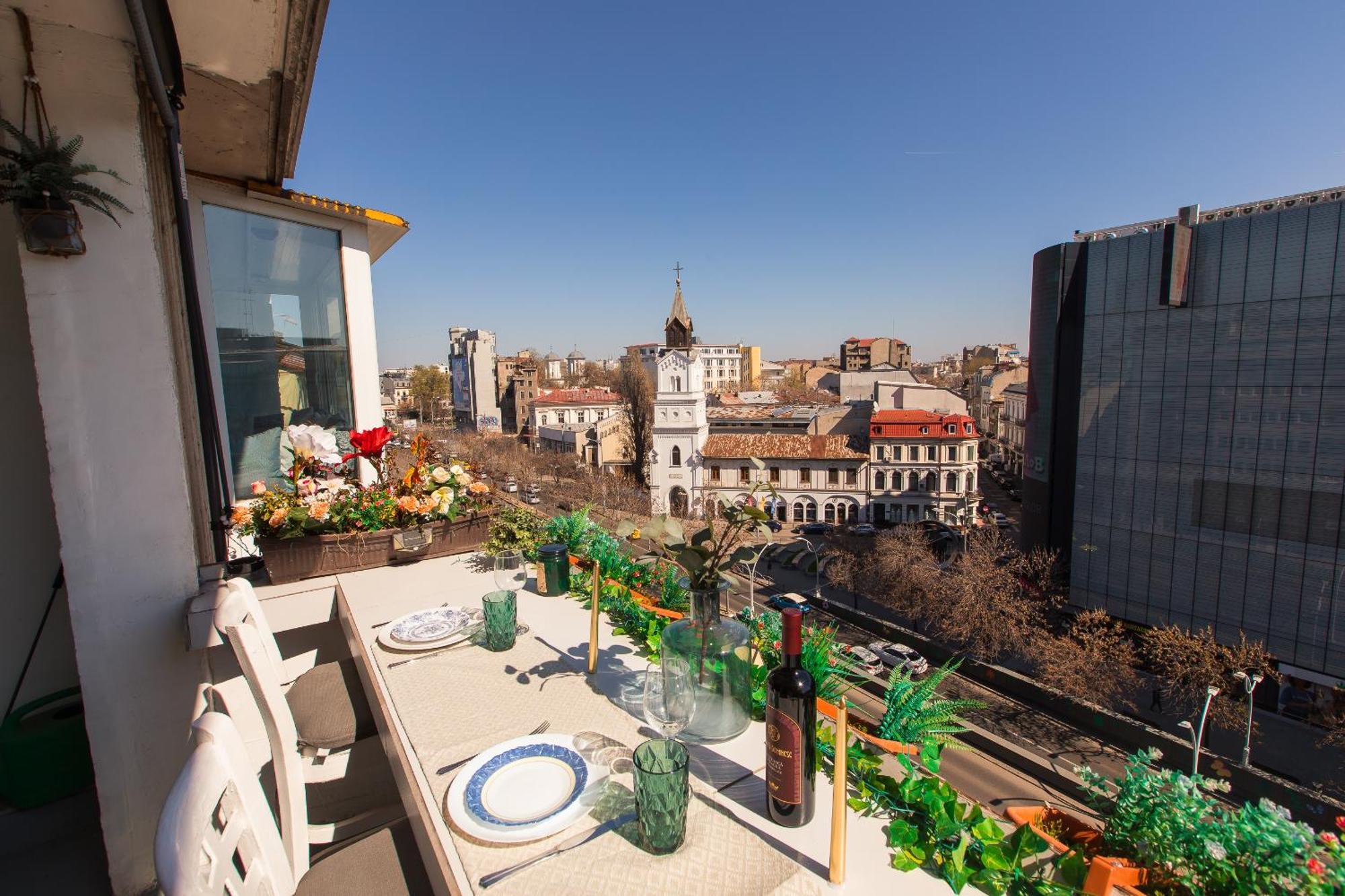 Old Town Apartment With Amazing View From The Balcony ブカレスト エクステリア 写真