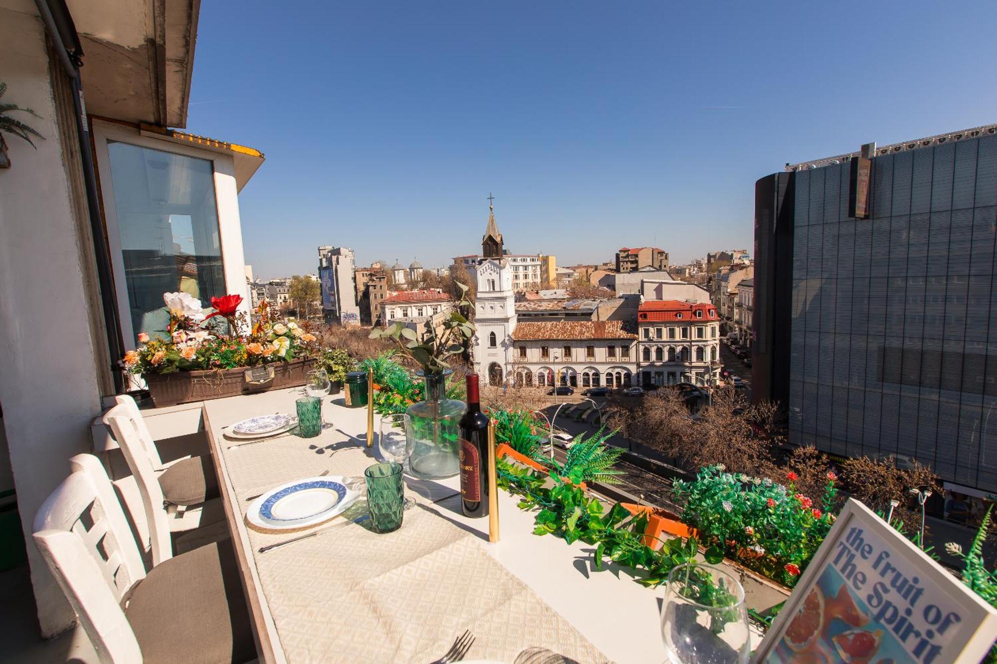 Old Town Apartment With Amazing View From The Balcony ブカレスト エクステリア 写真
