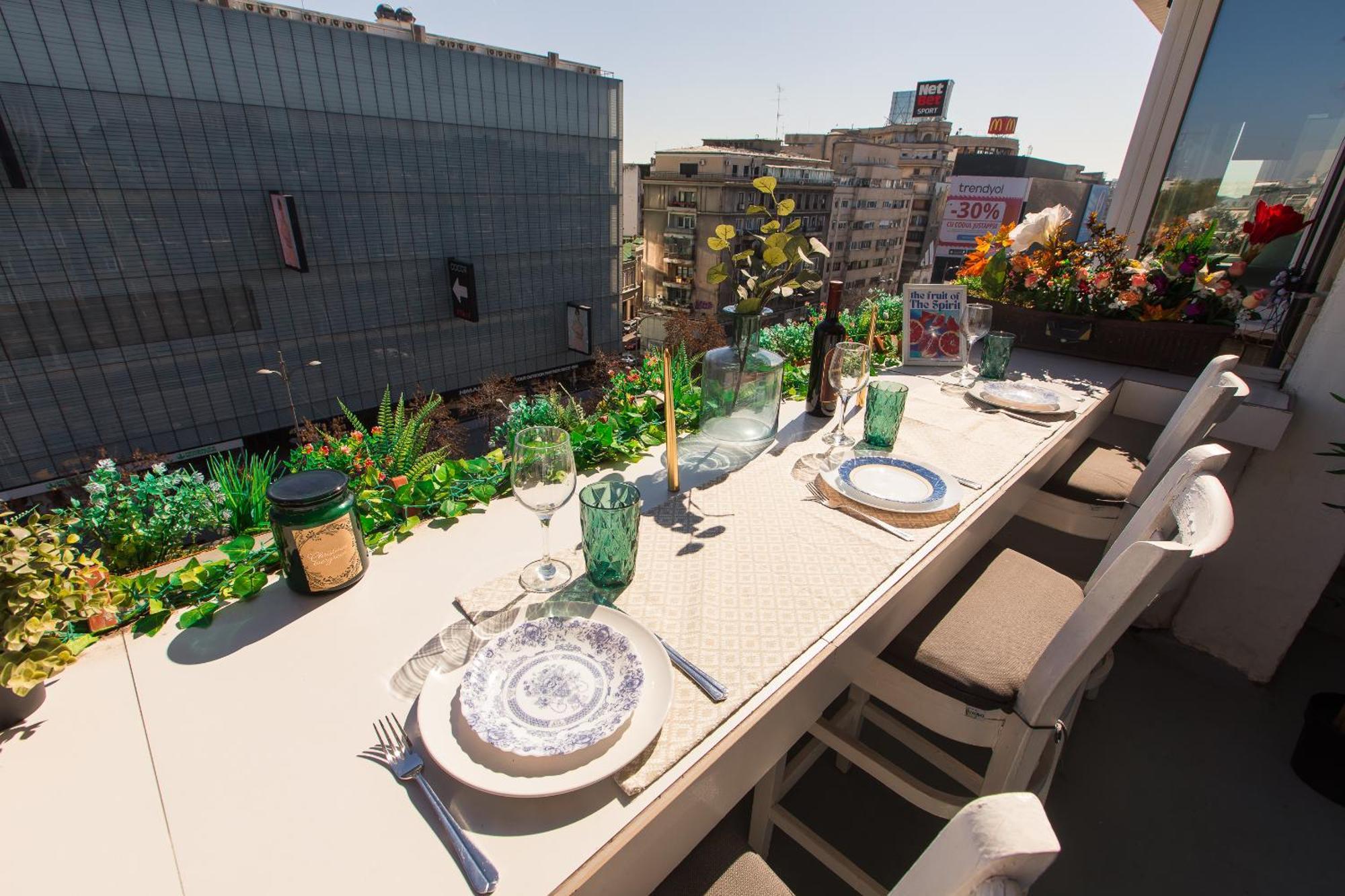 Old Town Apartment With Amazing View From The Balcony ブカレスト エクステリア 写真